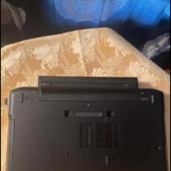 Latitude e6330 - Picture 3 of 4